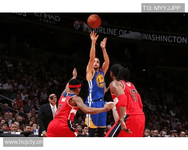 库里生涯第111次半场得分20并贡献5记三分球超越利拉德64次成就辉煌 库里生涯第111次半场得分20并贡献5记三分球超越利拉德64次成就辉煌