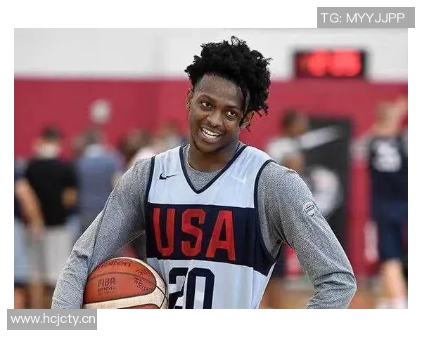 米奇赞福克斯为出色后卫强调其串联队友和防守进步的表现