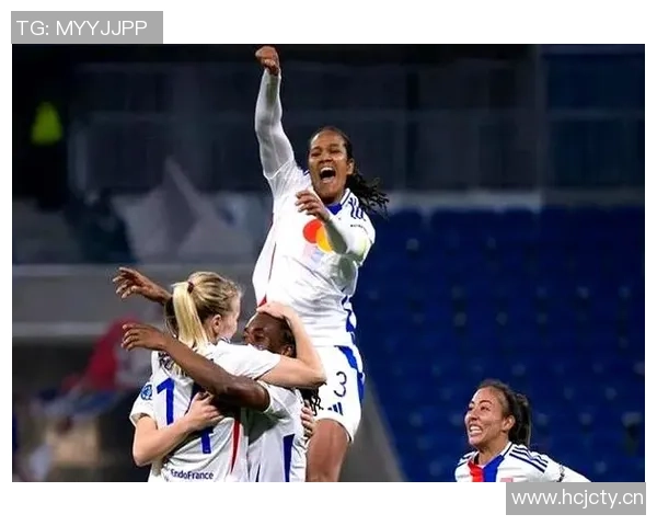 女足欧冠首轮精彩纷呈巴萨大胜拜仁皇马轻取罗马阿森纳遭里昂逆转 女足欧冠首轮精彩纷呈巴萨大胜拜仁皇马轻取罗马阿森纳遭里昂逆转