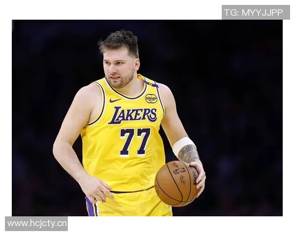 斯玛特强调东契奇在进攻与防守两端都需承担重任与高标准要求 斯玛特强调东契奇在进攻与防守两端都需承担重任与高标准要求