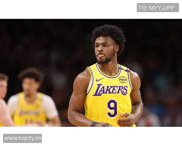 布朗尼坦言上场机会有限期待通过努力防守赢得更多信任与时间 布朗尼坦言上场机会有限期待通过努力防守赢得更多信任与时间